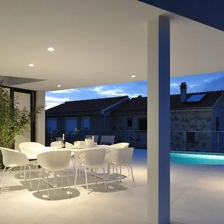 5*modern Seaview With Private Pool *